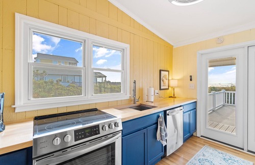 Holden Beach Casa | "Rocking P" 2 Bedroom, 1 Bathroom, Pet Friendly and Oceanfront