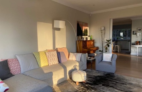 Cape Town City Centre Villa | Rocklands a Warm Family Home on the Upper Most Slopes of Table Mountain