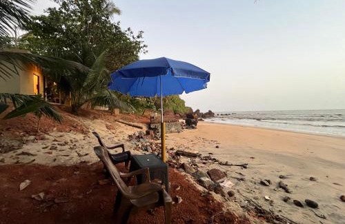 Kannur Casa | Rocks beach house