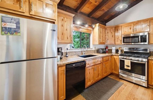 Tahoe City Casa | Rocky Ridge #61: 2 BR, 2 BA Townhouse in Tahoe City, Sleeps 6