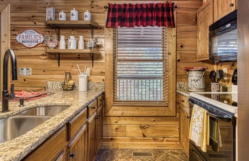 Sevierville Cabina | Rocky Top Heaven - Arcade Game, $1089 tickets each paid day, Dollywood and More!