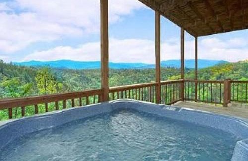 Townsend Casa | Rocky Top Jewel Cabin