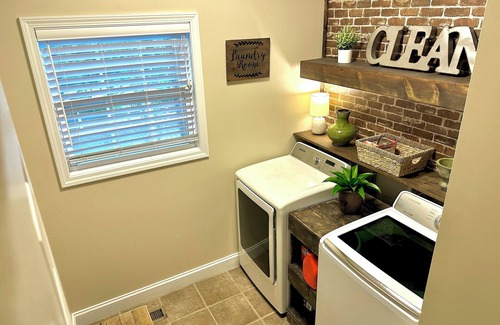 Ashley Oaks Casa | Rocky Top Refuge 15 minutes from UT, downtown, and Turkey Creek!