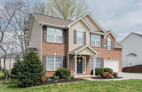 Ashley Oaks Casa | Rocky Top Refuge 15 minutes from UT, downtown, and Turkey Creek!