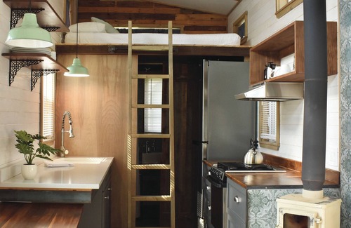 Lyons Complejo | Rocky Waters – Cozy Tiny House Getaway for Families Near Estes Park