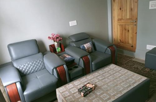 Srinagar Casa | RocRidge Home stay
