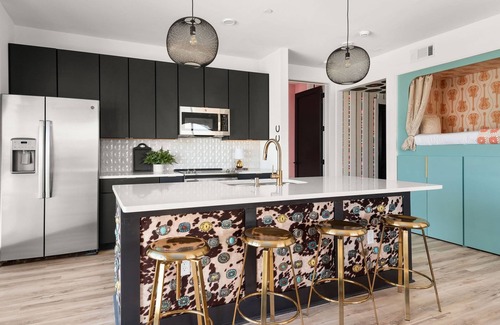 Nashville Apartamento | Rodeo Retreat at Neo ~ New Penthouse ~ 1 Mile to Downtown / Broadway ~ 5 Beds ~ Gym ~ Outdoor Space