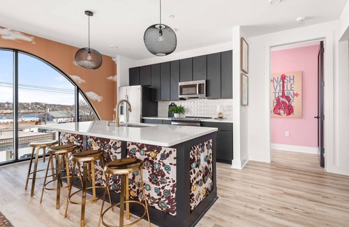 Nashville Apartamento | Rodeo Retreat at Neo ~ New Penthouse ~ 1 Mile to Downtown / Broadway ~ 5 Beds ~ Gym ~ Outdoor Space
