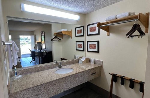 Walterboro Hotel | Rodeway Inn Walterboro I-95