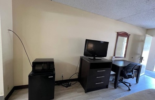 Walterboro Hotel | Rodeway Inn Walterboro I-95