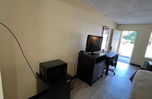 Walterboro Hotel | Rodeway Inn Walterboro I-95
