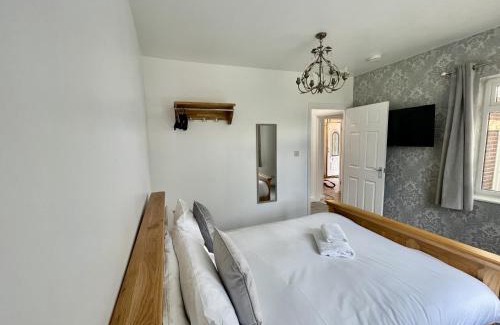 Boston Casa | Rodgers Land (The Bungalow)