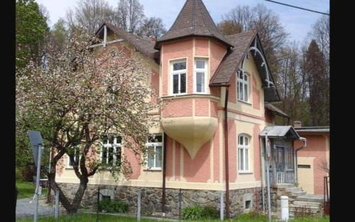 Lipova-Lazne Apartamento | Rodinný apartmán Villa Magnólie - Lipová lázně
