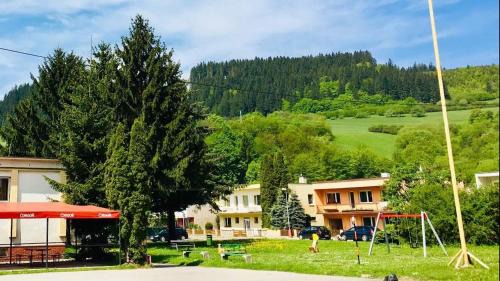 Dolny Kubin Apartamento | Rodinný RETRO domček