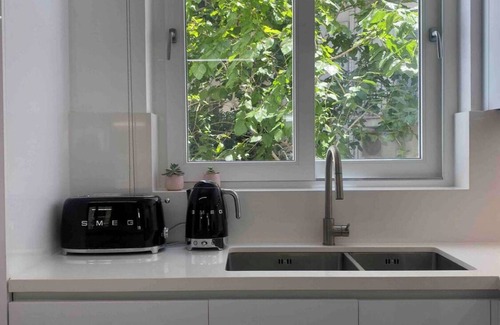 Ilisia Apartamento | Rodothea apartment 2, 3 bedroom Sunny & Luxury apartment in the heart of Athens
