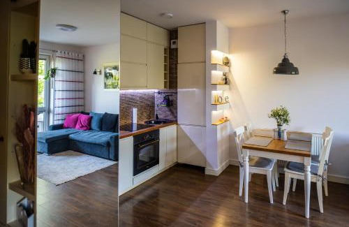 Warsaw Apartamento | Rodzinny relaks z ogrodem i garażem
