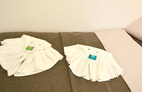 Rohr Apartamento | Roh02 - Geräumige Apartment mit Balkon in Rohr bei Nürnberg, 90 qm, 4 Schlafzimmer, Max. 7 Personen