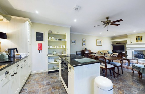 Bamburgh Cabaña | ROKEBY, pet friendly, country holiday cottage in Bamburgh