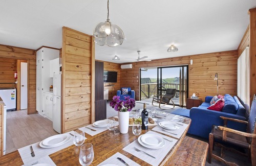 Otaua Casa | Rolling Hills Retreat - Otaua Holiday Home