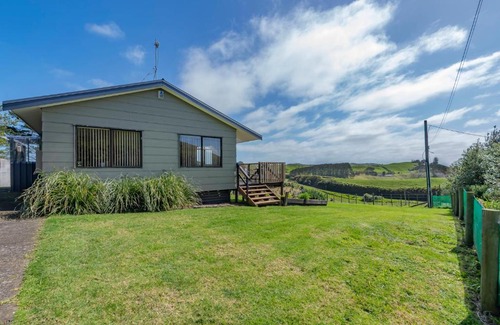 Otaua Casa | Rolling Hills Retreat - Otaua Holiday Home