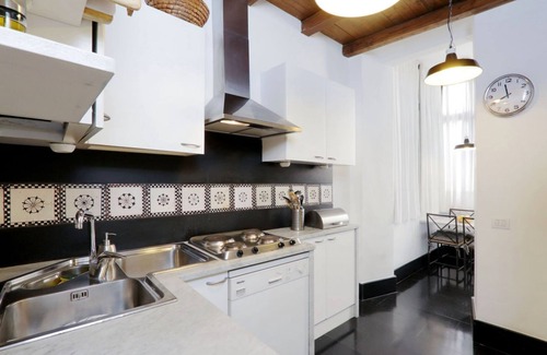 Rione IV Campo Marzio Apartamento | ROMAC Leone V Unique 5-bdr near the Spanish Steps
