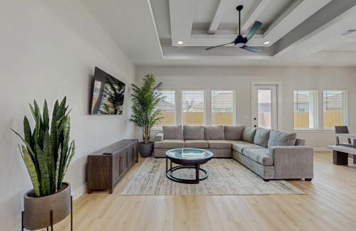 South Side Casa | Roman Empire