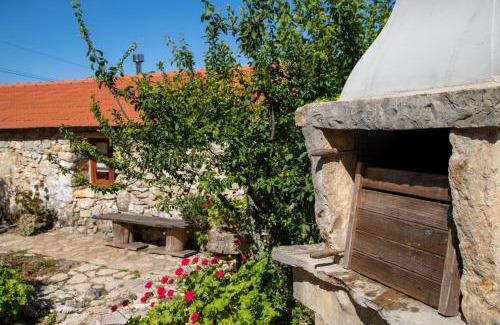 Alqueidao da Serra Casa | Roman Road House