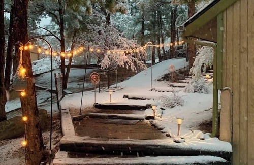 Northeast Colorado Springs Casa | Romance at Pine Mountain Haven