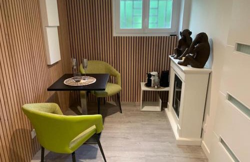 Deuil-la-Barre Apartamento | *Romance Jacuzzi* Appartement Spa pour les amoureux ou les solos