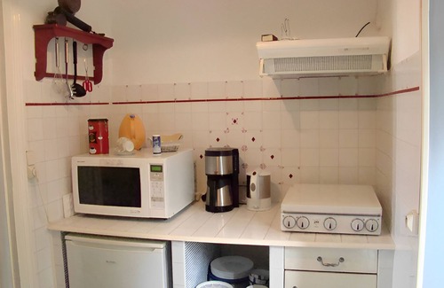 Buxieres-sous-Montaigut Casa | Romantic 19th century country home with a big garden and BBQ.