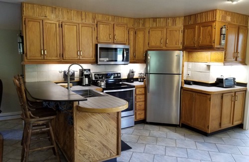 Asheville Casa | Romántico, a 8 km del centro de Asheville, privado, bañera de hidromasaje, chimenea, cercado