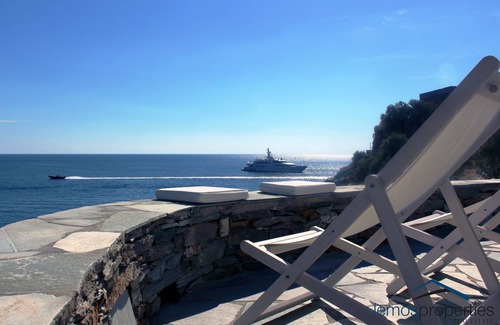 Koundouros Casa | Casa romántica y acogedora en el paseo marítimo en la zona de Koundouros, Kea