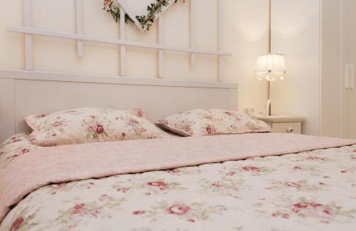 Prospekt Svobody Apartamento | Romantic apartment near Opera with Air-conditioning