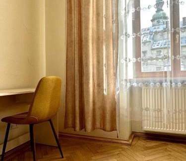 Lviv City Center Apartamento | ROMANTIC Apartments - with balcony