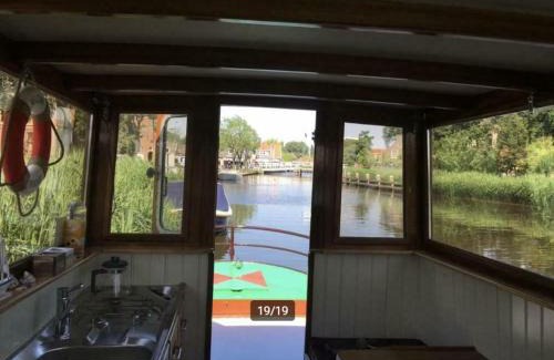 Canal Ring Casa | Romantic Boat in the Heart of Amsterdam
