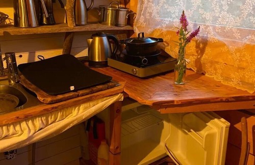 Stjarnsund Casa | Romantic Cabin Right on the Lake With Fire Place