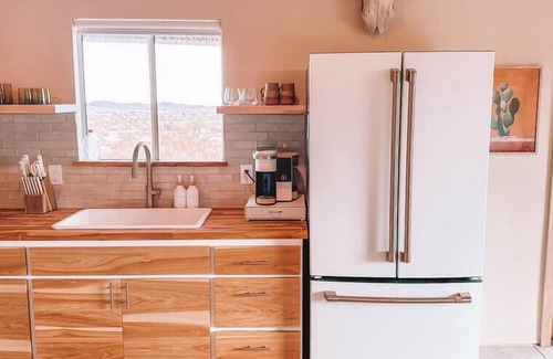 Joshua Tree Cabina | Romantic Cabin with Sweeping Views, Hot Tub, Cowboy Pool · Stone Hill