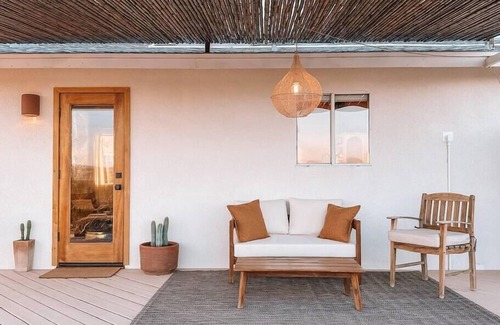 Joshua Tree Cabina | Romantic Cabin with Sweeping Views, Hot Tub, Cowboy Pool · Stone Hill