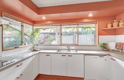 Halswell Casa | Romantic Classic and Sweet Holiday House