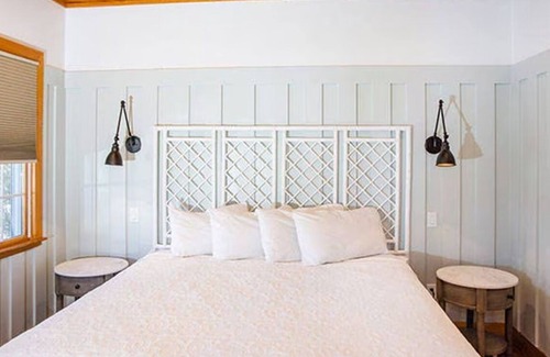Captiva Hotel | Romantic Coastal Retreat! 1BR Cottage w/Beach View | Onsite Pools | Parking