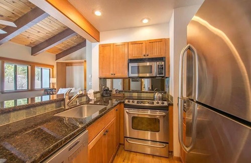 Tahoe Woods Condominio | Romantic Condo just off lake Tahoe.