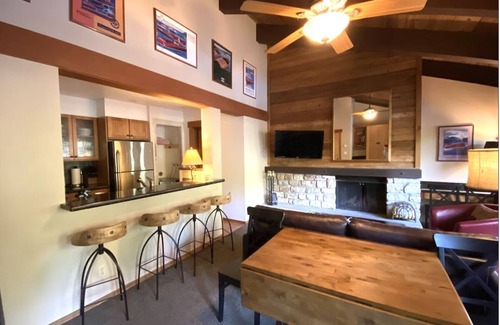 Tahoe Woods Condominio | Romantic Condo just off lake Tahoe.