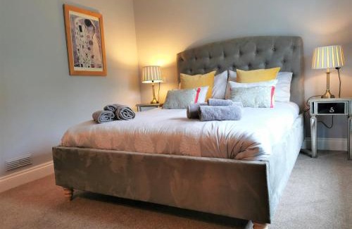 Llanfyrnach Casa | Romantic Cottage with Private Hot Tub