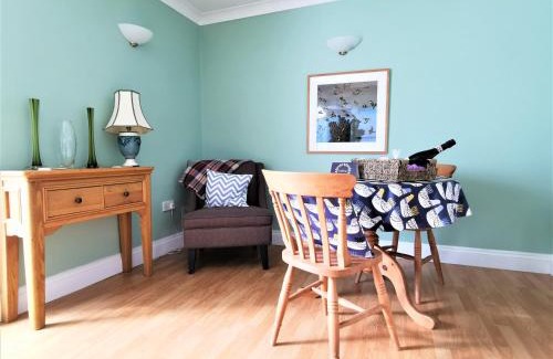 Llanfyrnach Casa | Romantic Cottage with Private Hot Tub