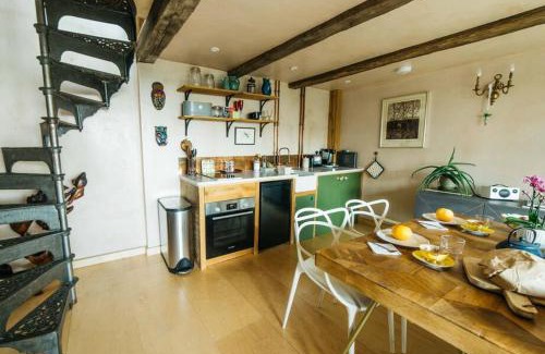 Cold Ashton Casa | Romantic Country Annex With Views - 10 min to Bath