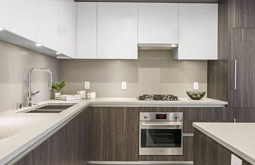Vernon Apartamento | Romantic DTLA High-Rise w/Premium Amenities & View