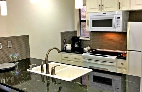 New Braunfels Condominio | ¡Elegancia romántica! La escapada perfecta de pareja ubicación!
