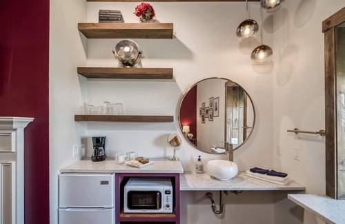 Prescott Hotel | Intimate Getaway Steps from the River