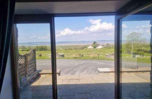 Crynant Cabaña | Romantic farm Country Retreat cottage on the Gower Coastline. Pet friendly