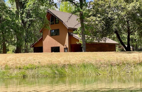 Mariposa Casa | Designer Loversnest Private Pond Hiking Trails